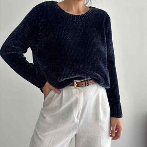 Orvis Navy Blue Crew Neck Sweater
